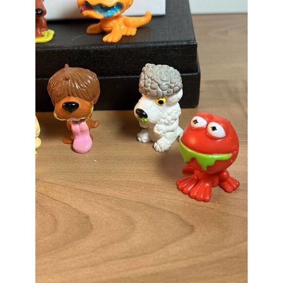 Collection of 16 Ugglys Pet Shop Figures Mostly Dogs - Picture 4 of 7